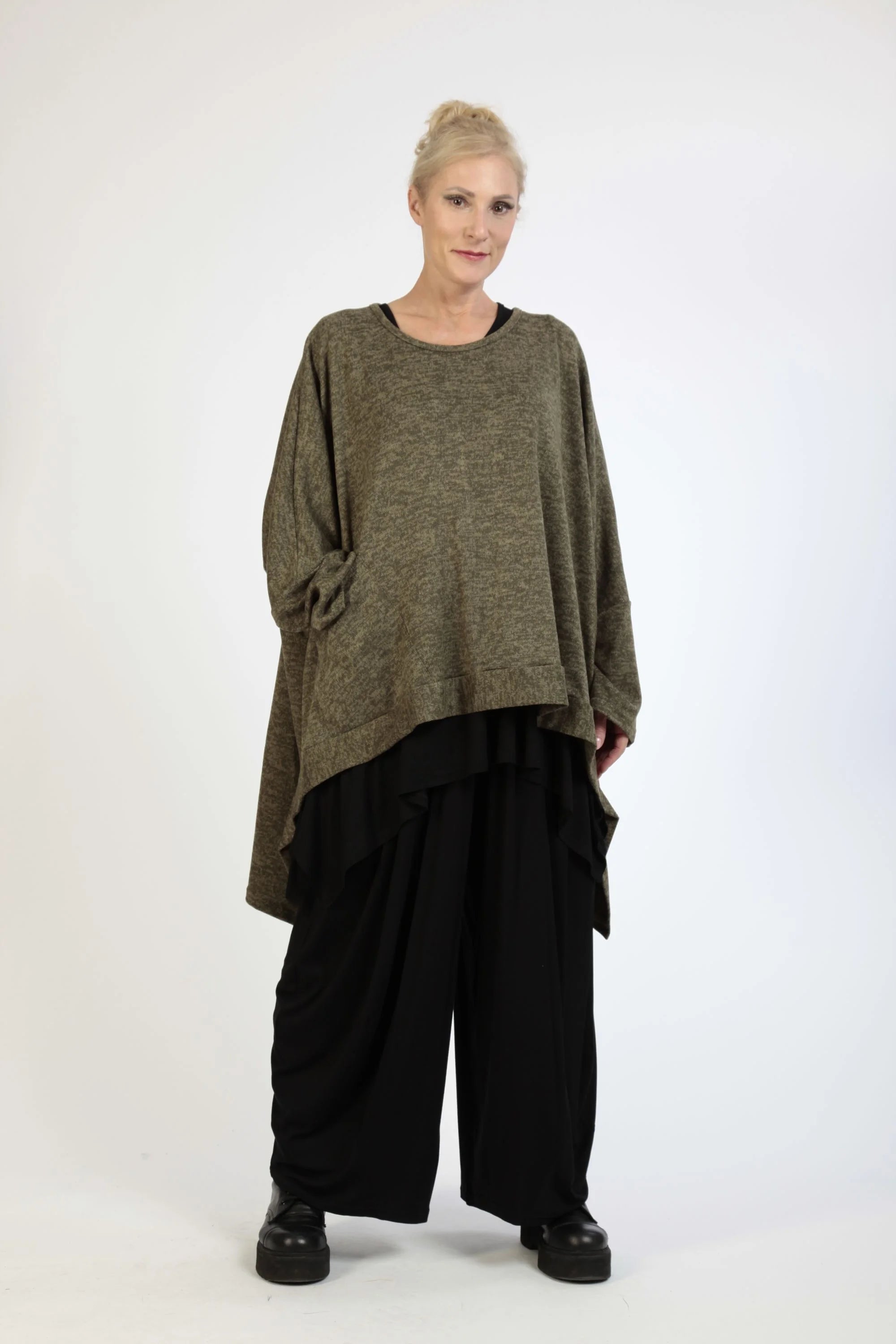  AKH Fashion Bigshirt in Vokuhila-Form, aus Polyester, 1179.06861, Olive, Meliert, Schick