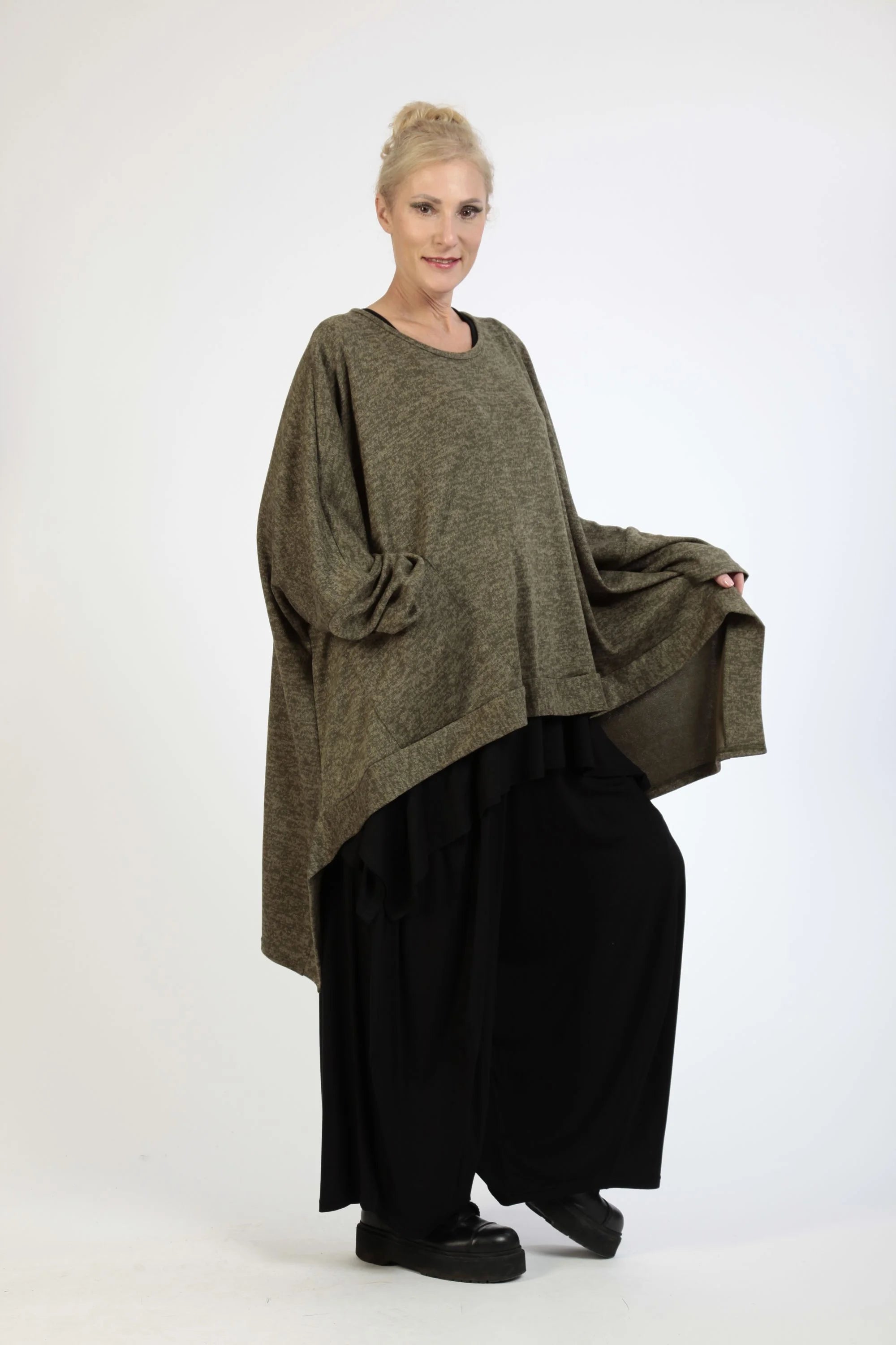  AKH Fashion Bigshirt in Vokuhila-Form, aus Polyester, 1179.06861, Olive, Meliert, Schick