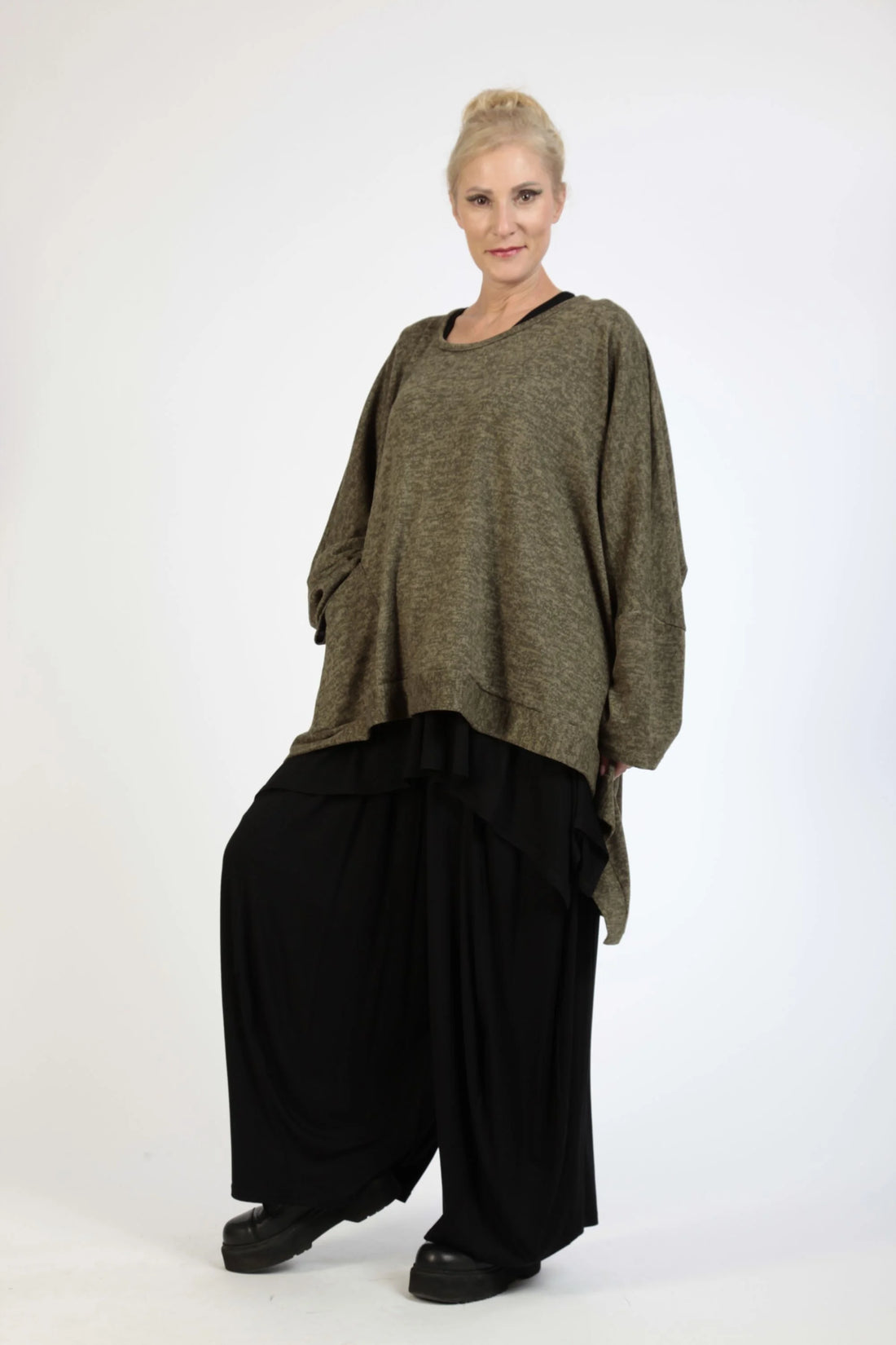  AKH Fashion Bigshirt in Vokuhila-Form, aus Polyester, 1179.06861, Olive, Meliert, Schick