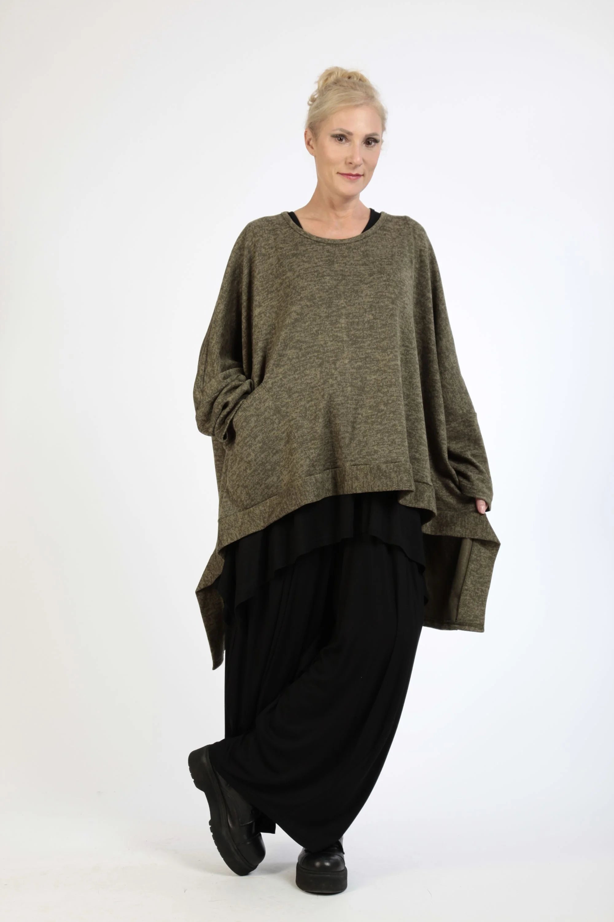  AKH Fashion Bigshirt in Vokuhila-Form, aus Polyester, 1179.06861, Olive, Meliert, Schick