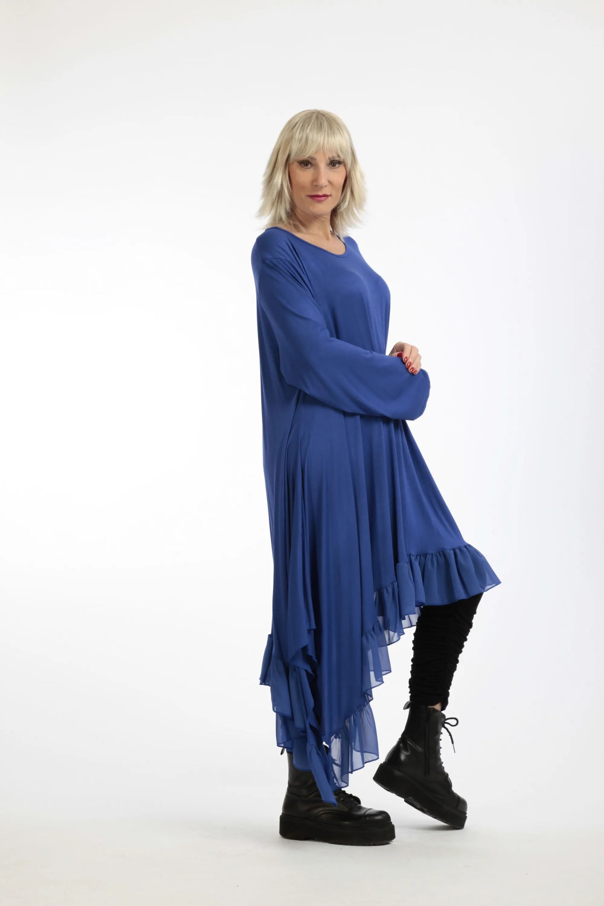  Asymmetrisches Plus-Size Kleid mit Lagenlook aus weichem Jersey und elegantem Chiffon-Besatz