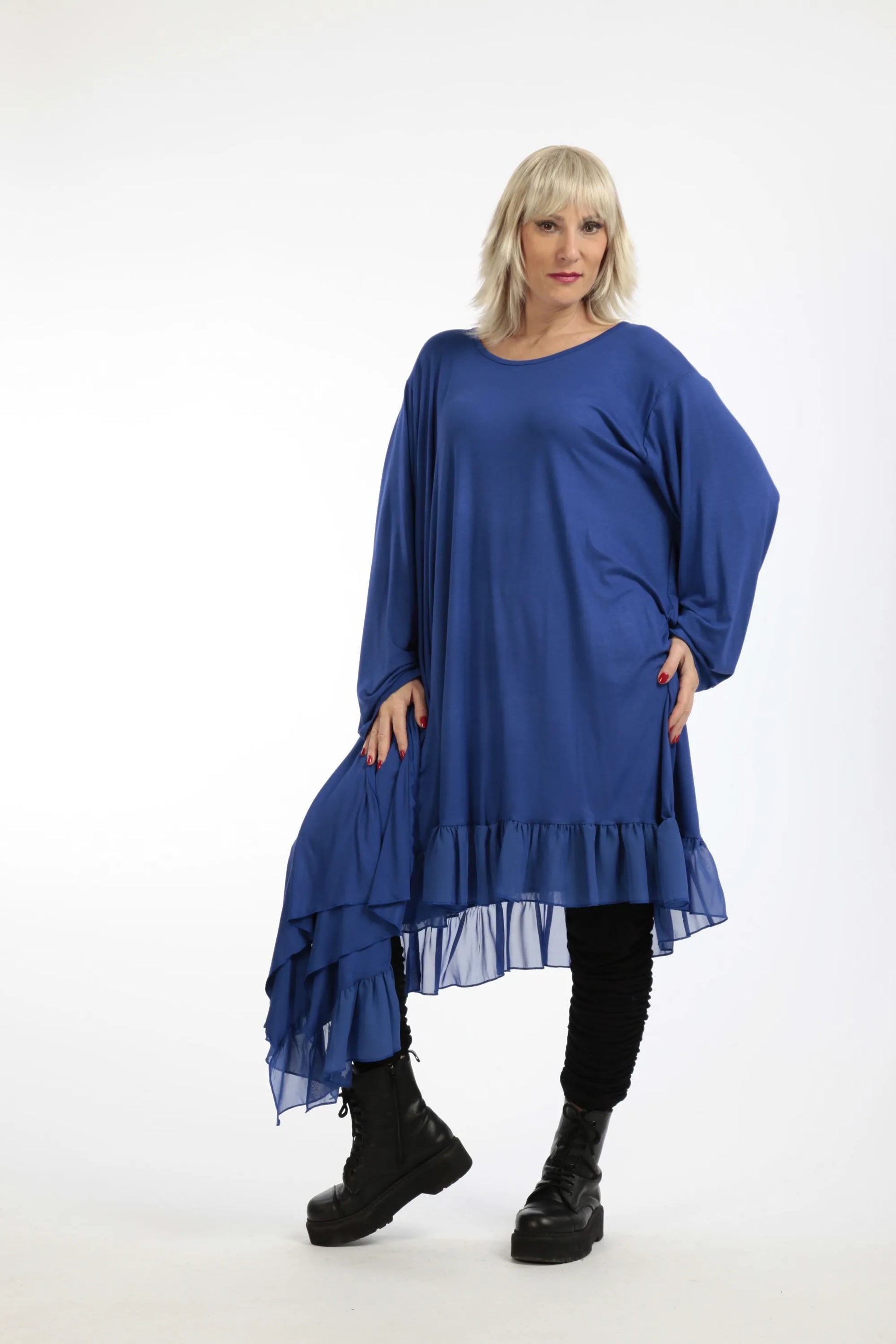  Asymmetrisches Plus-Size Kleid mit Lagenlook aus weichem Jersey und elegantem Chiffon-Besatz