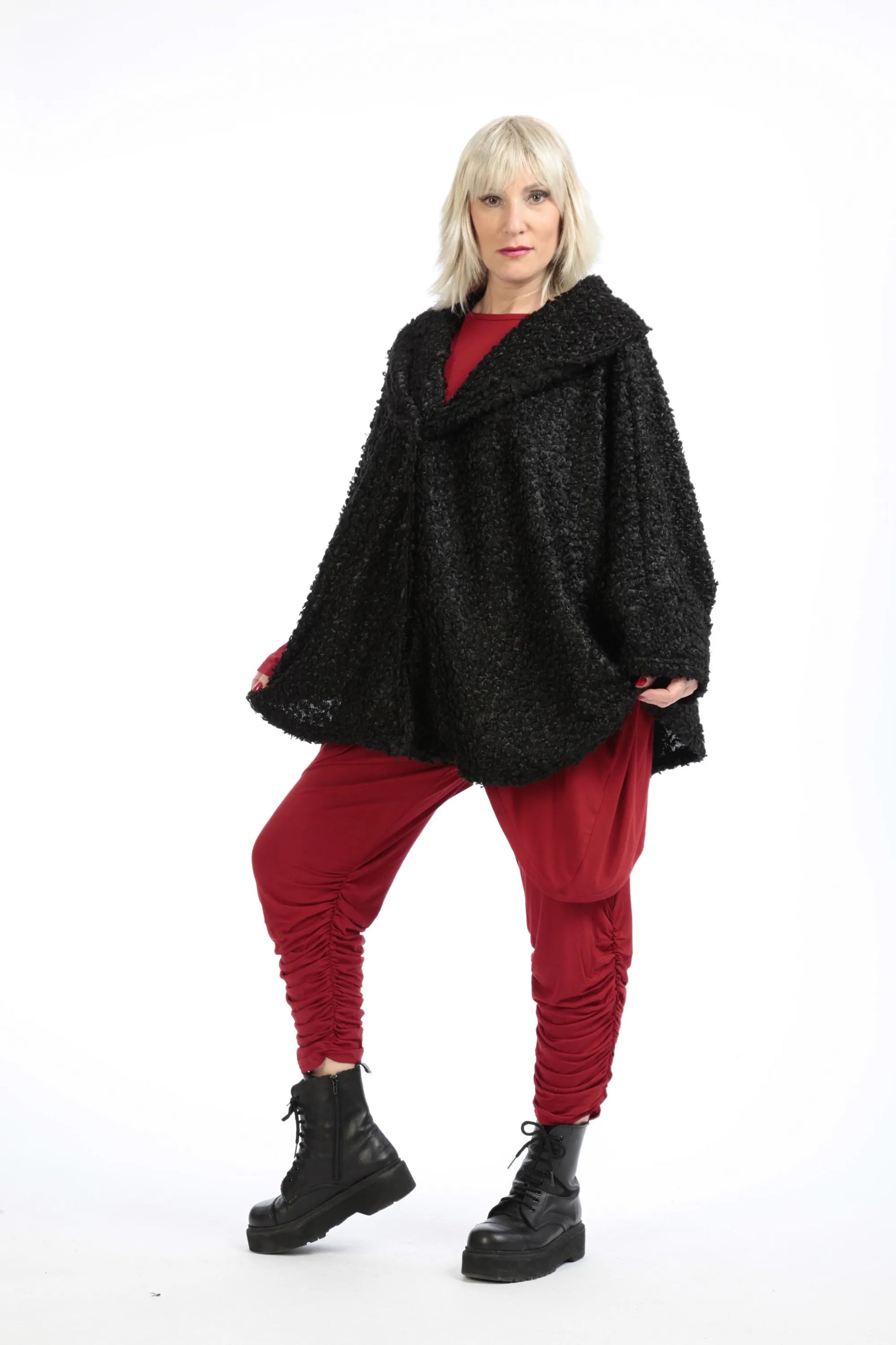  Jacke von AKH Fashion aus Materialmix in gerundeter Form, 1199.06542, Schwarz, Ausgefallen