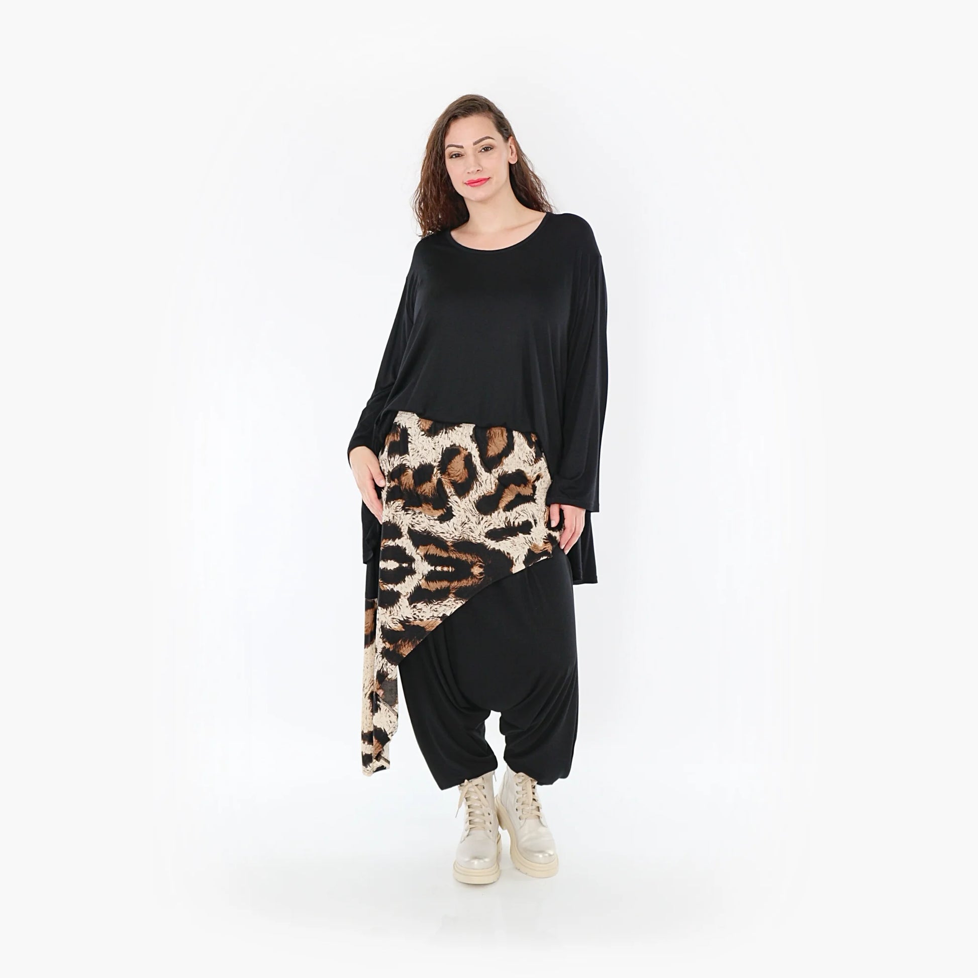  Moderne Haremshose aus weicher Viskose in elegantem Leopardenmuster für Plus Size Mode