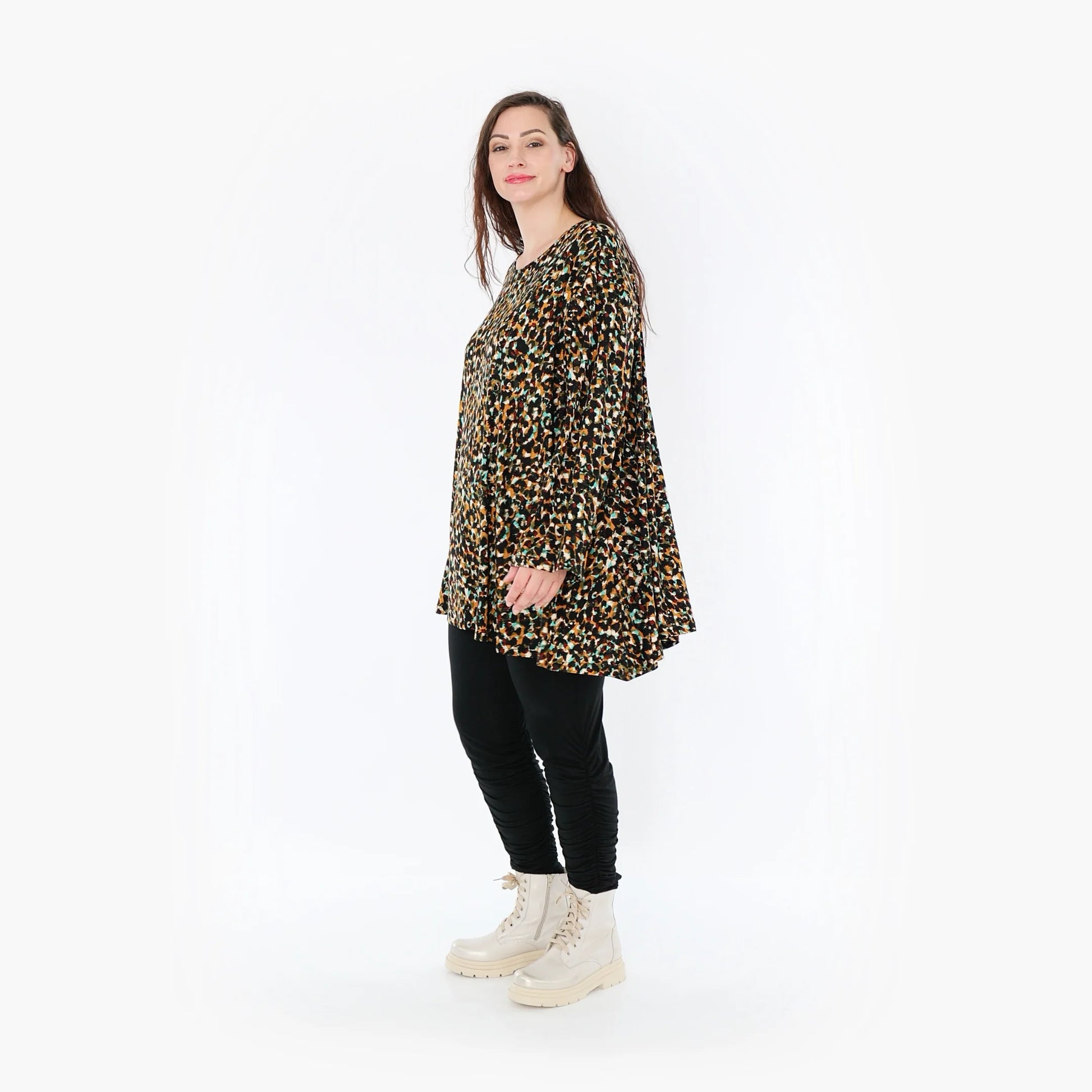  A-Form Shirt mit modernem Animal-Muster aus leichter Viskose für Plus Size und Curvy Fashion