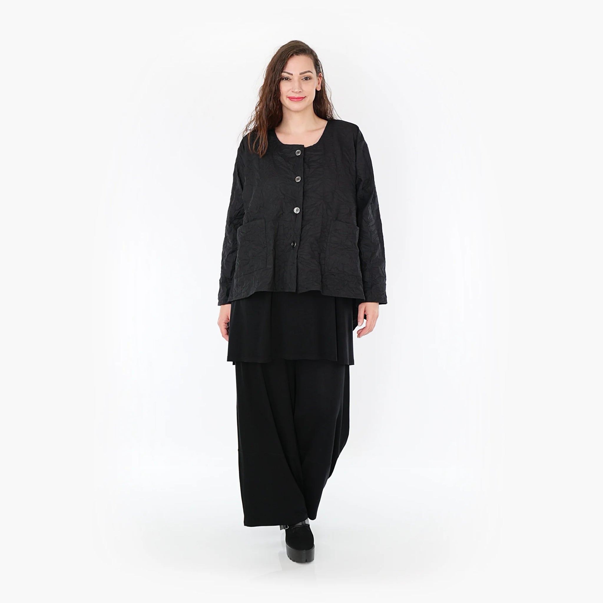  Elegante A-Form Jacke in modernem Schwarz aus feiner Viskose für einen zeitlosen Look