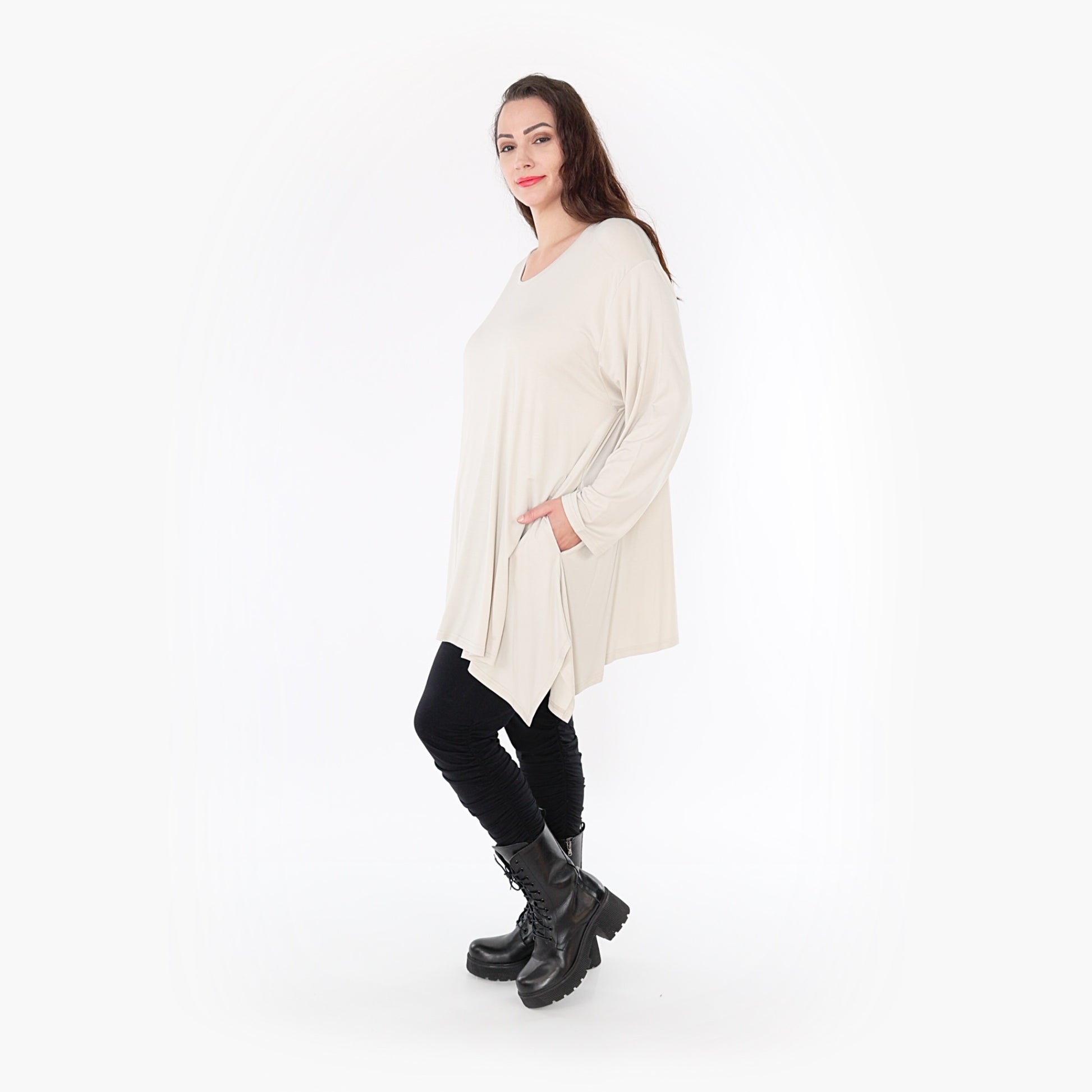  A-Form Shirt in zeitlosem Beige mit praktischen Taschen für bequemen Lagenlook in Plus Size