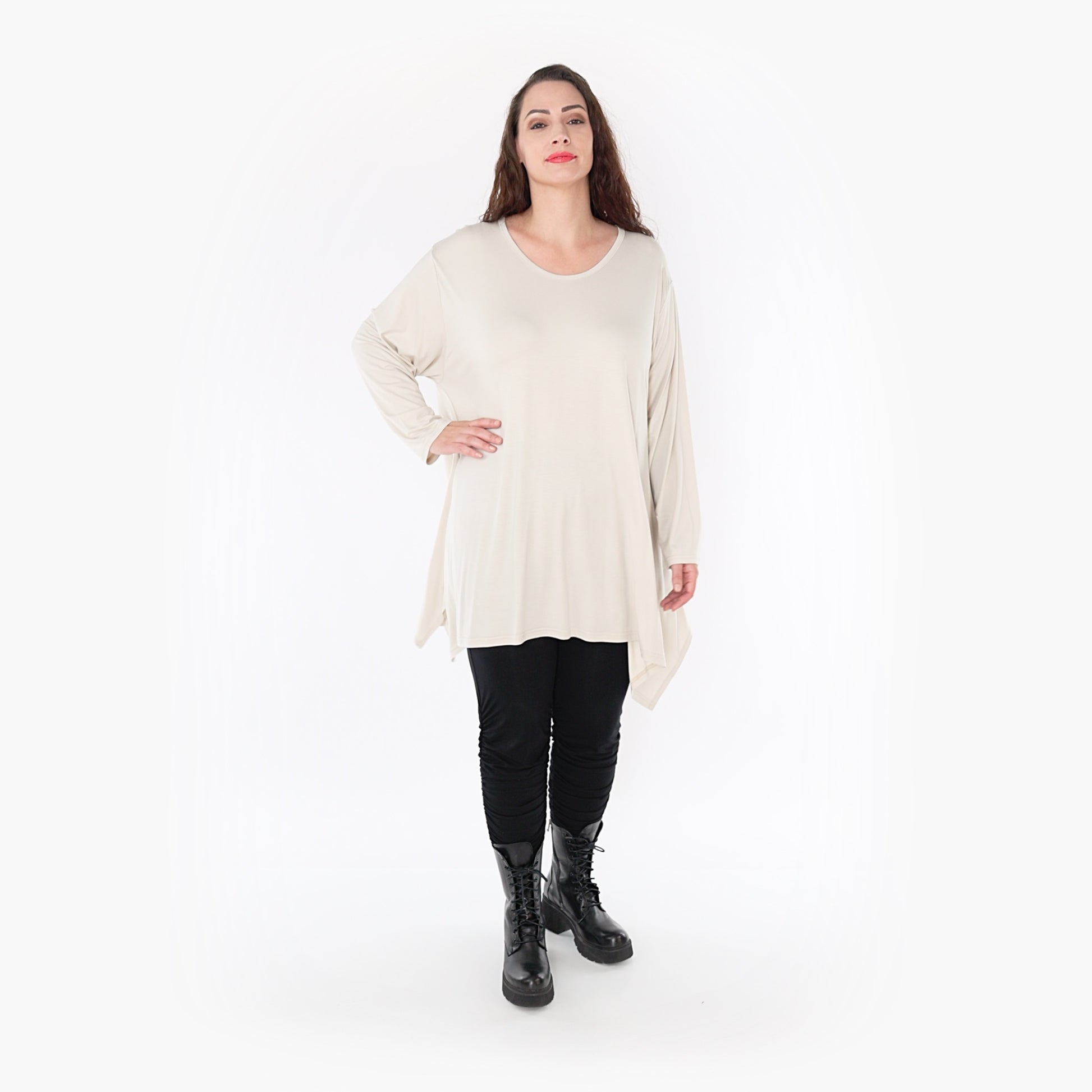  A-Form Shirt in zeitlosem Beige mit praktischen Taschen für bequemen Lagenlook in Plus Size