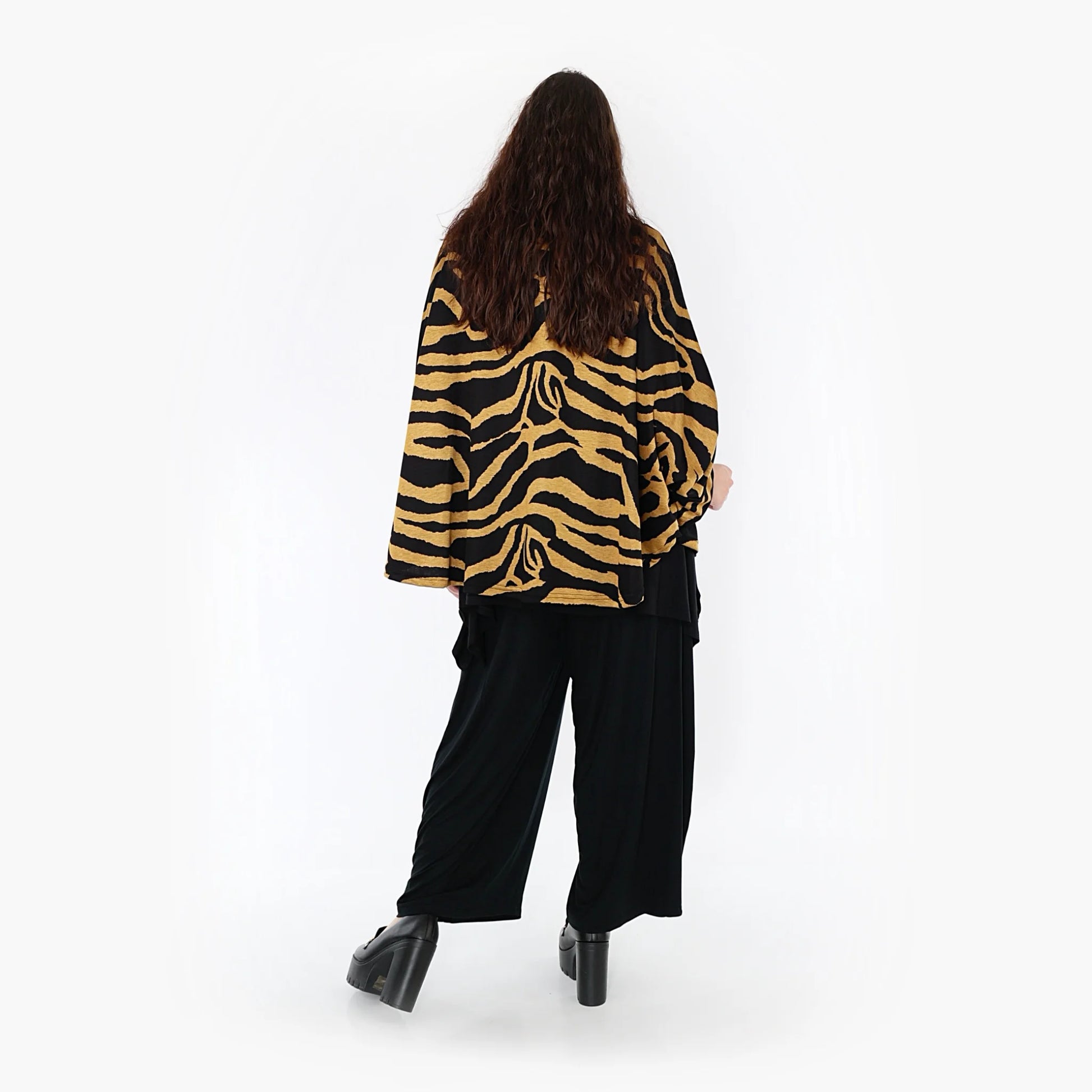  Stilvolles Poncho Cape in lebhaftem Gelb-Schwarz mit Zebrastreifen für den Lagenlook