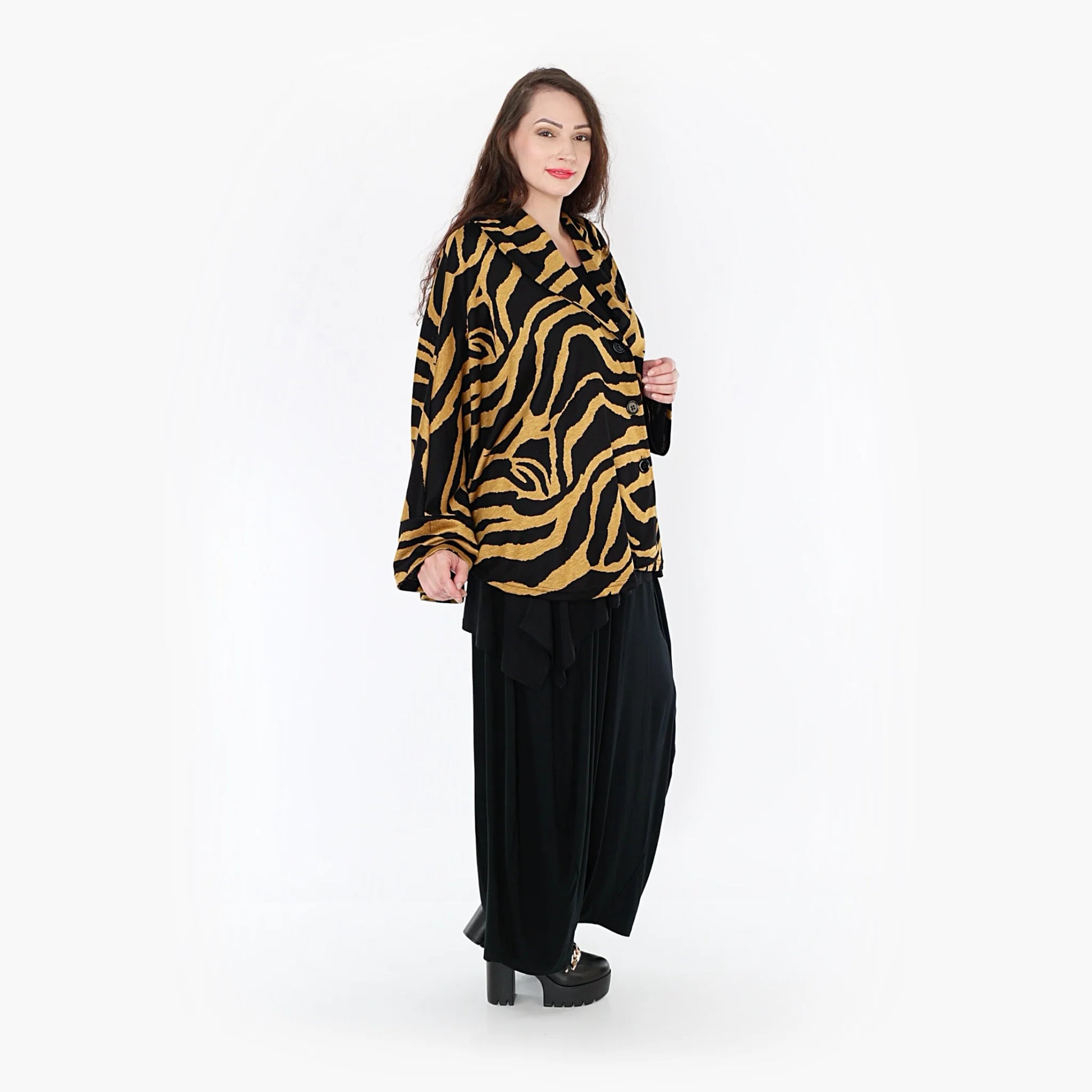  Stilvolles Poncho Cape in lebhaftem Gelb-Schwarz mit Zebrastreifen für den Lagenlook