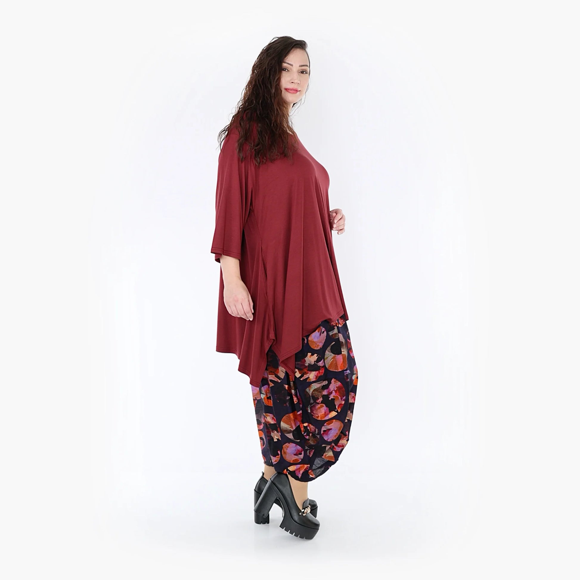  Lässige Ballonhose aus leichtem Viskose-Chiffon mit buntem Punktemuster für Plus Size Fashion