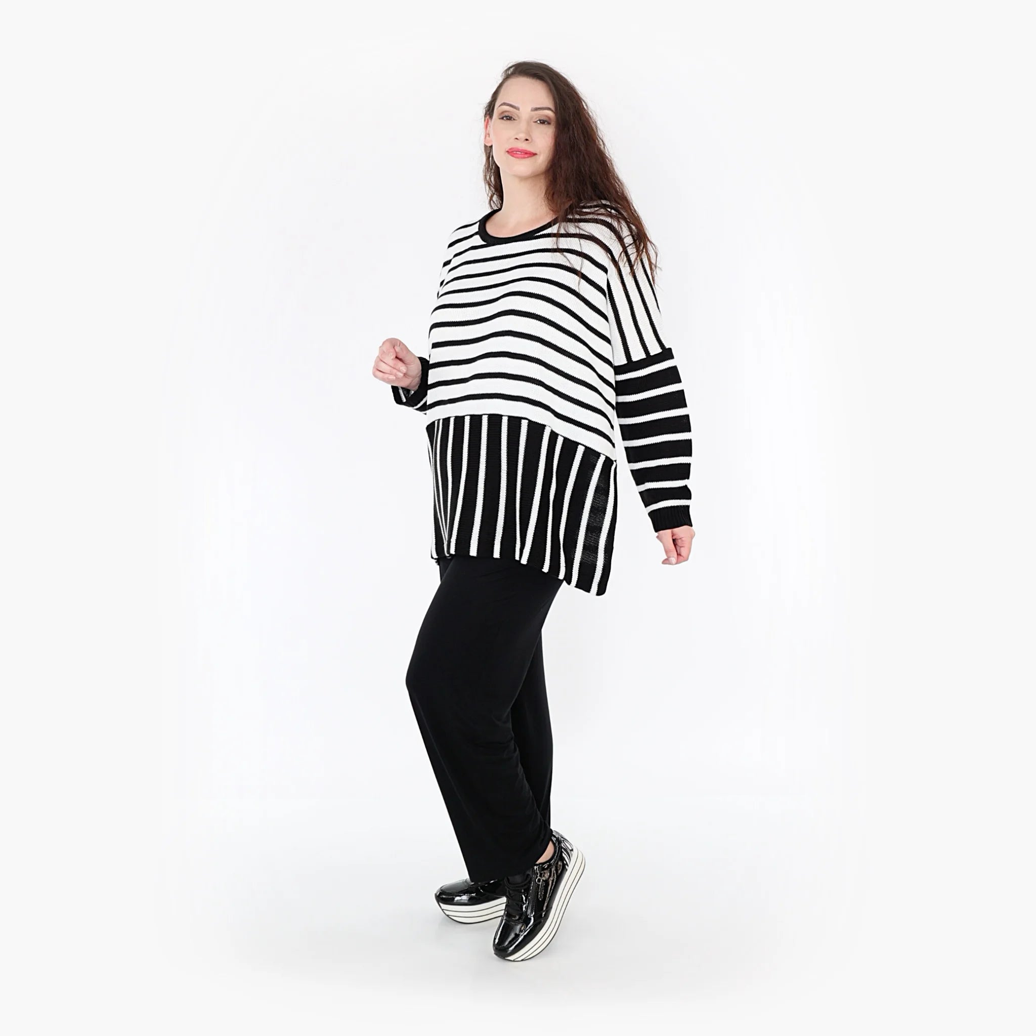  AKH Fashion Bigshirt in kastiger Form, aus Baumwolle, 1343.02332, Schwarz-Weiß, Schick