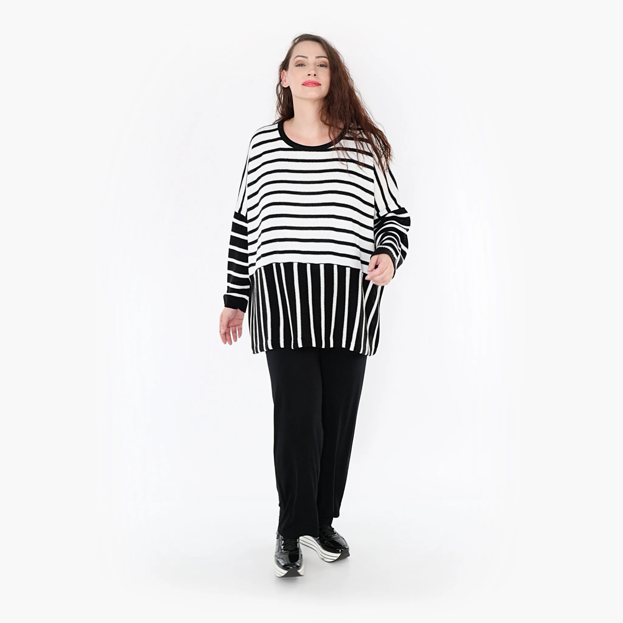  AKH Fashion Bigshirt in kastiger Form, aus Baumwolle, 1343.02332, Schwarz-Weiß, Schick