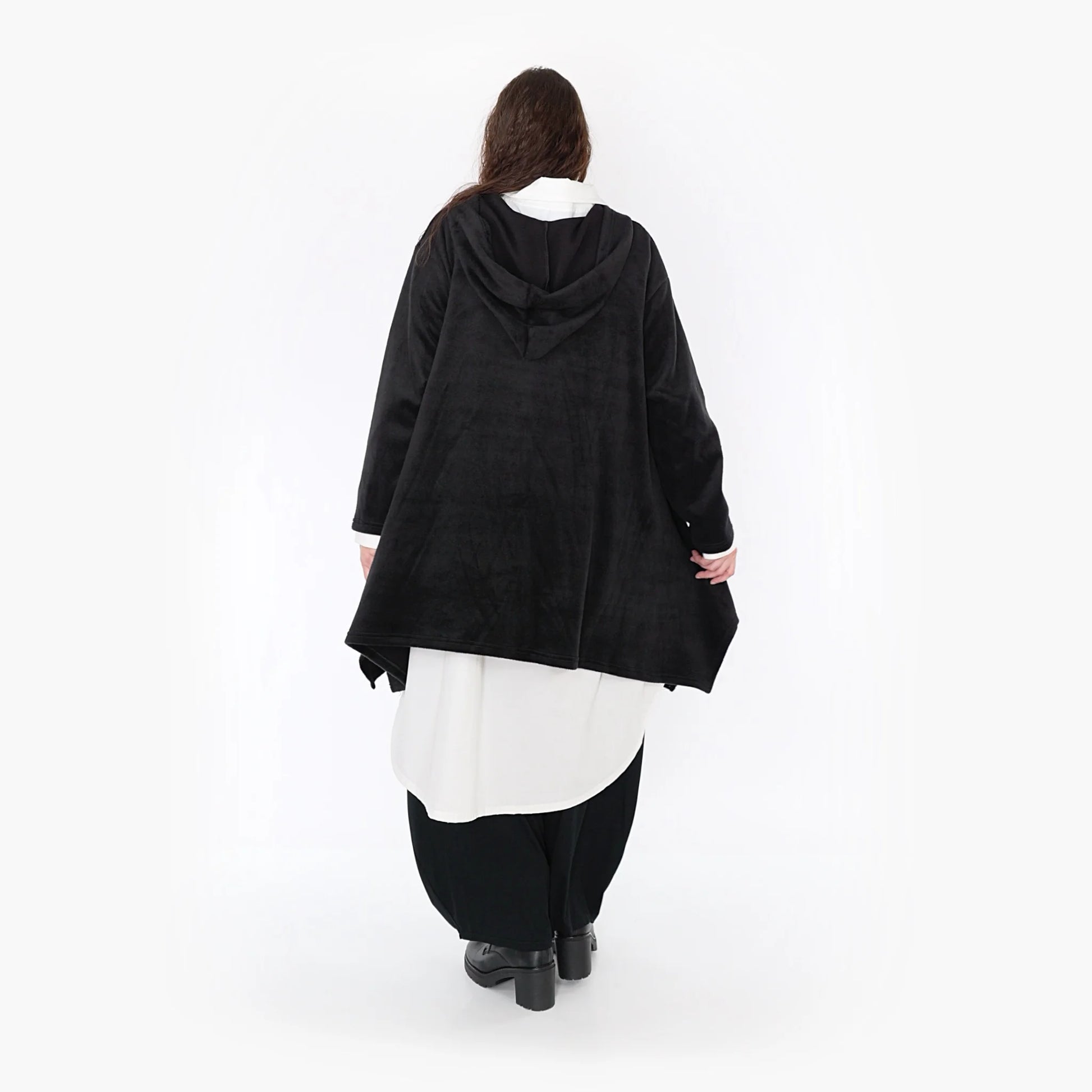  Oversized A-Form Jacke in Schwarz aus hochwertigem Fleece mit Kapuze und praktischen Taschen