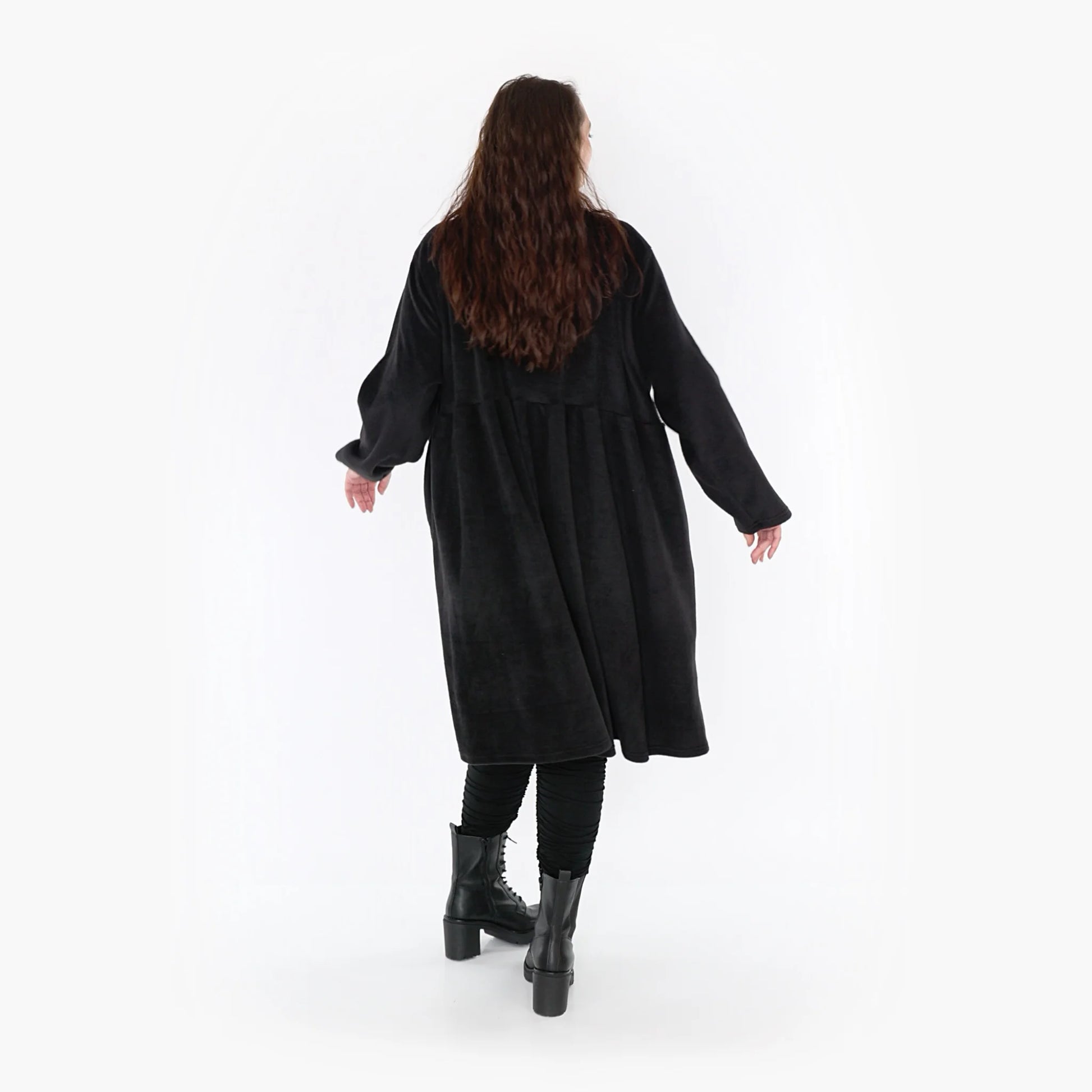  Kuschliges Fleece Kleid in lässiger Oversize-Form mit praktischen Seitentaschen für den Winter