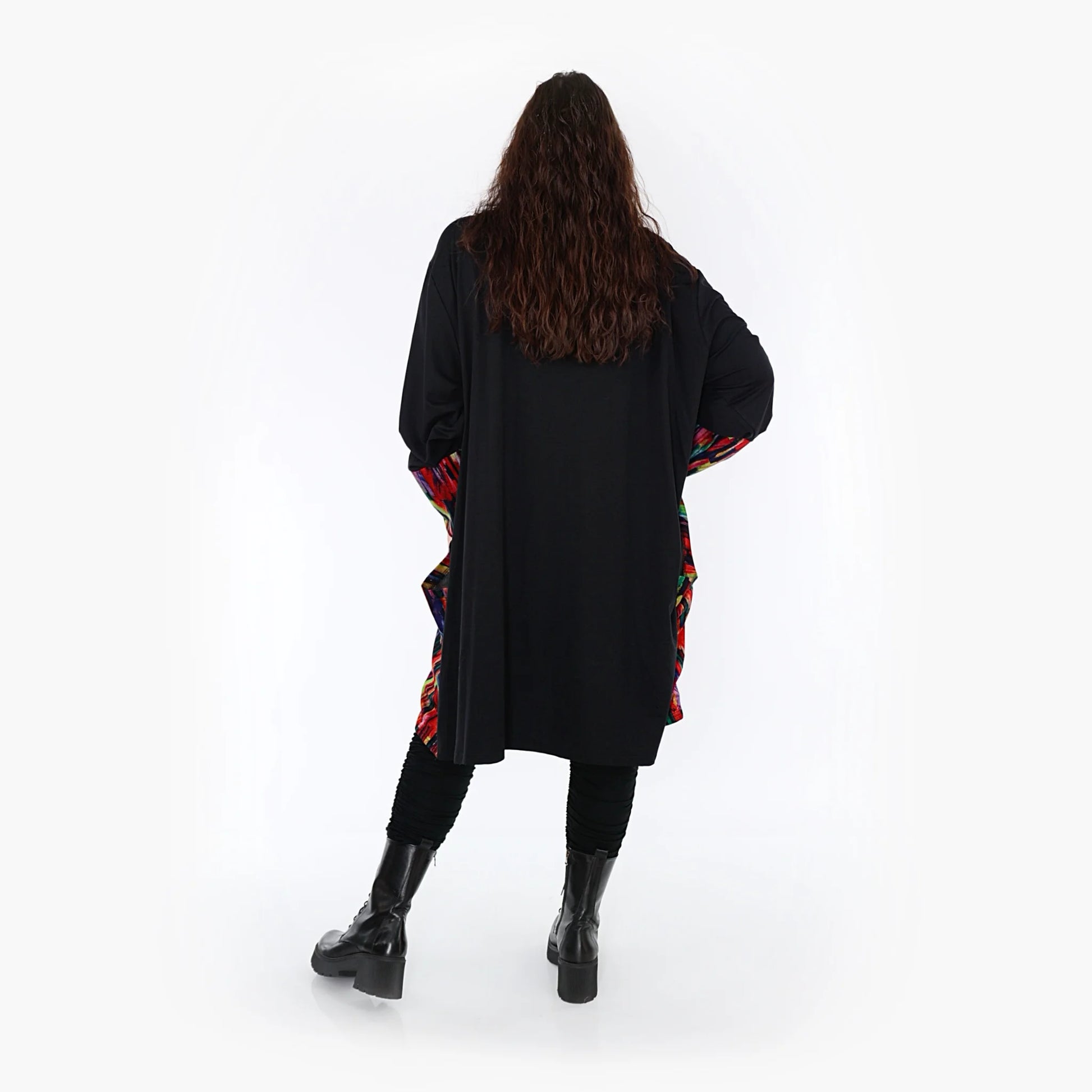  Leger Oversize Ballonshirt in Schwarz-Mehrfarbig mit Pinselstrich-Muster und Taschen