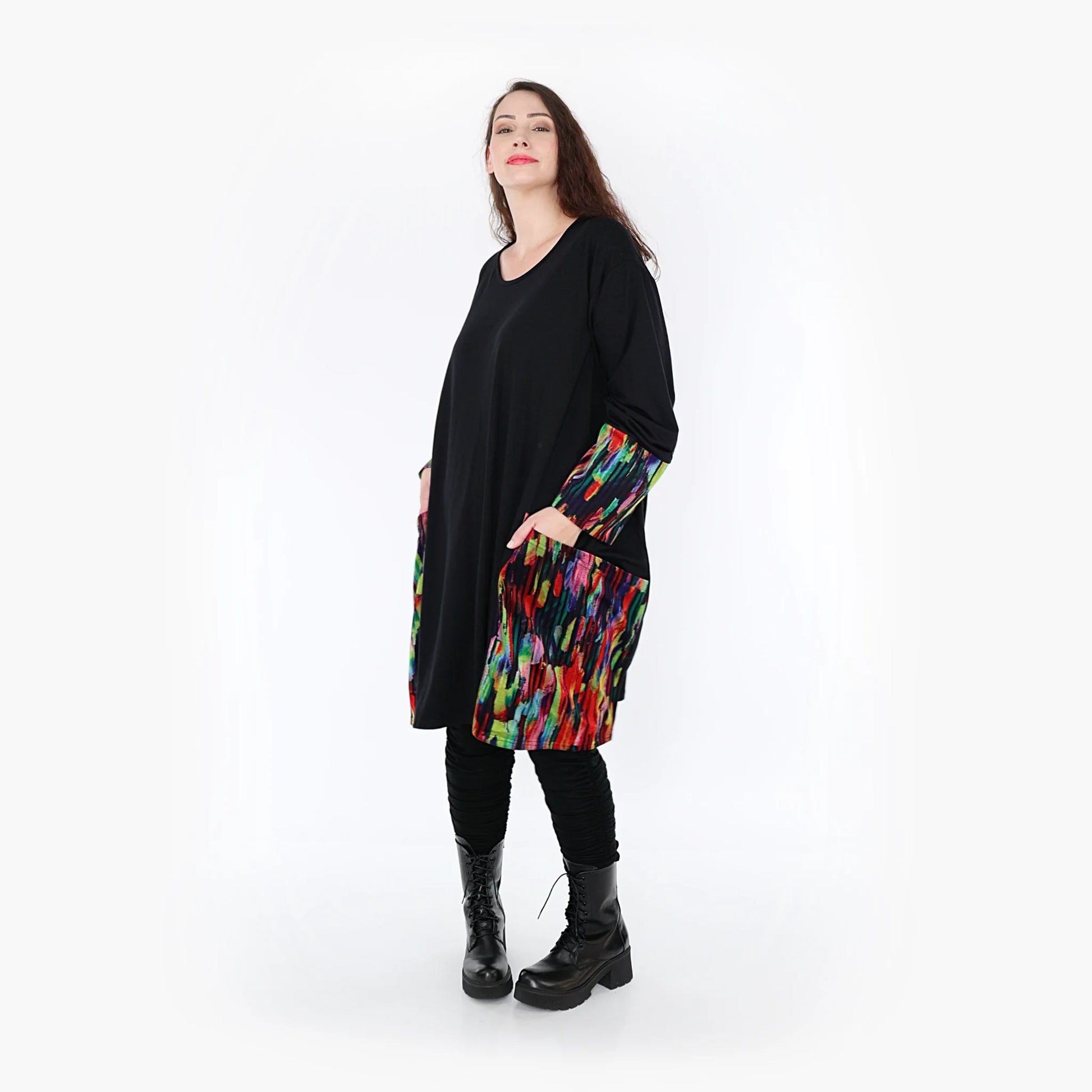  Leger Oversize Ballonshirt in Schwarz-Mehrfarbig mit Pinselstrich-Muster und Taschen