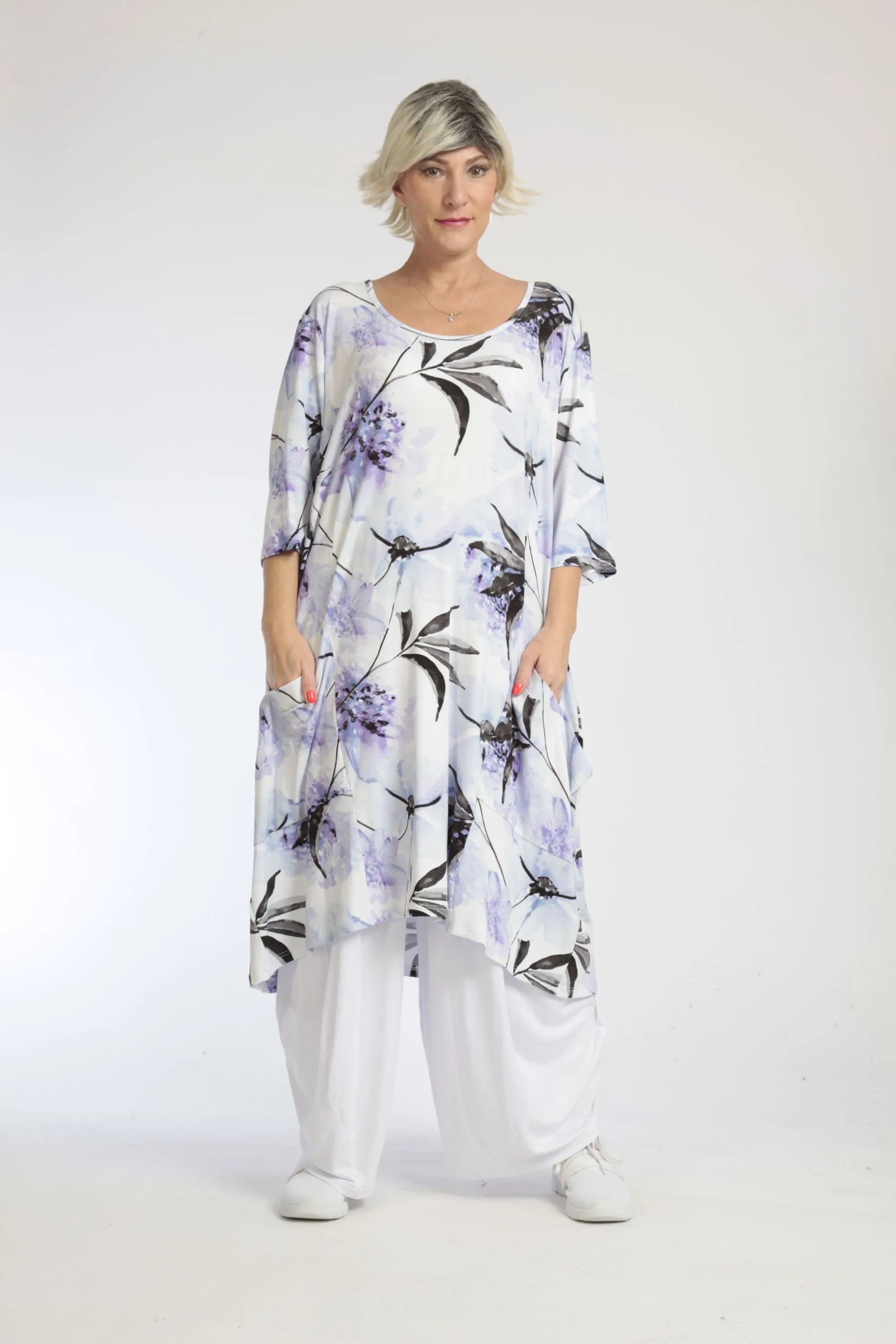  AKH Fashion Kleid in gerader Form, aus Viskose, 1042.06395, Weiß-Flieder, Blumen, Schick