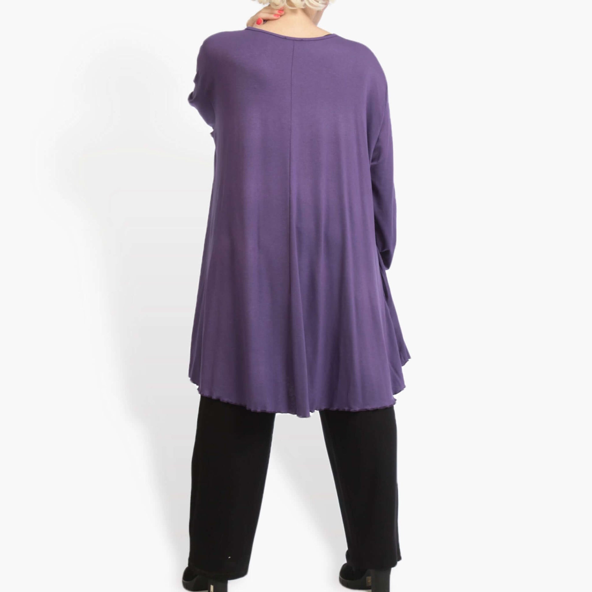  A-Form Oversize Shirt aus leichtem Viskose-Jersey in zeitlosem Lila mit praktischen Taschen