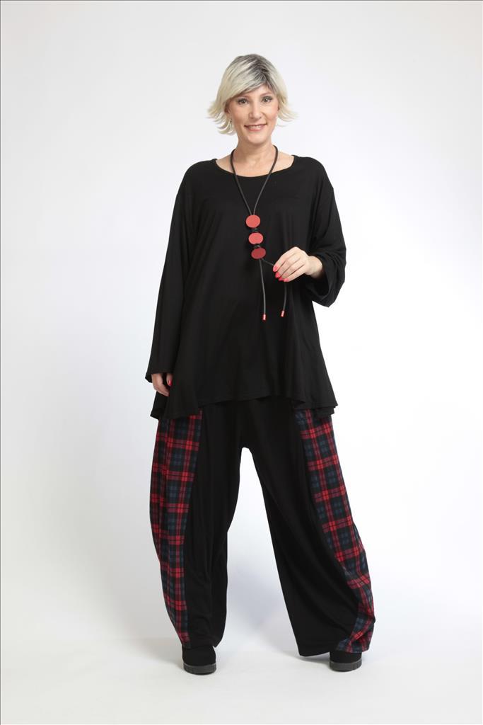  Legere Ballonhose in Schwarz-Rot-Blau mit Jacquard-Muster für stilvolle Outfits in Plus Size