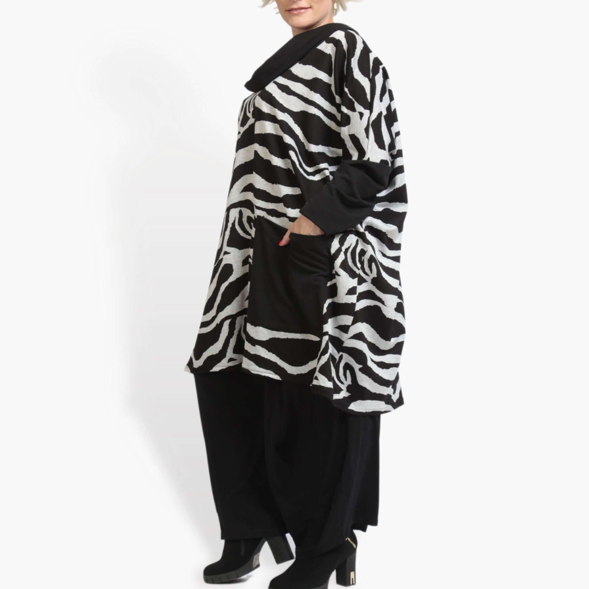  AKH Fashion Bigshirt in kastiger Form, aus Viskose, 0916.06807, Schwarz-Grau, Zebra, Schick