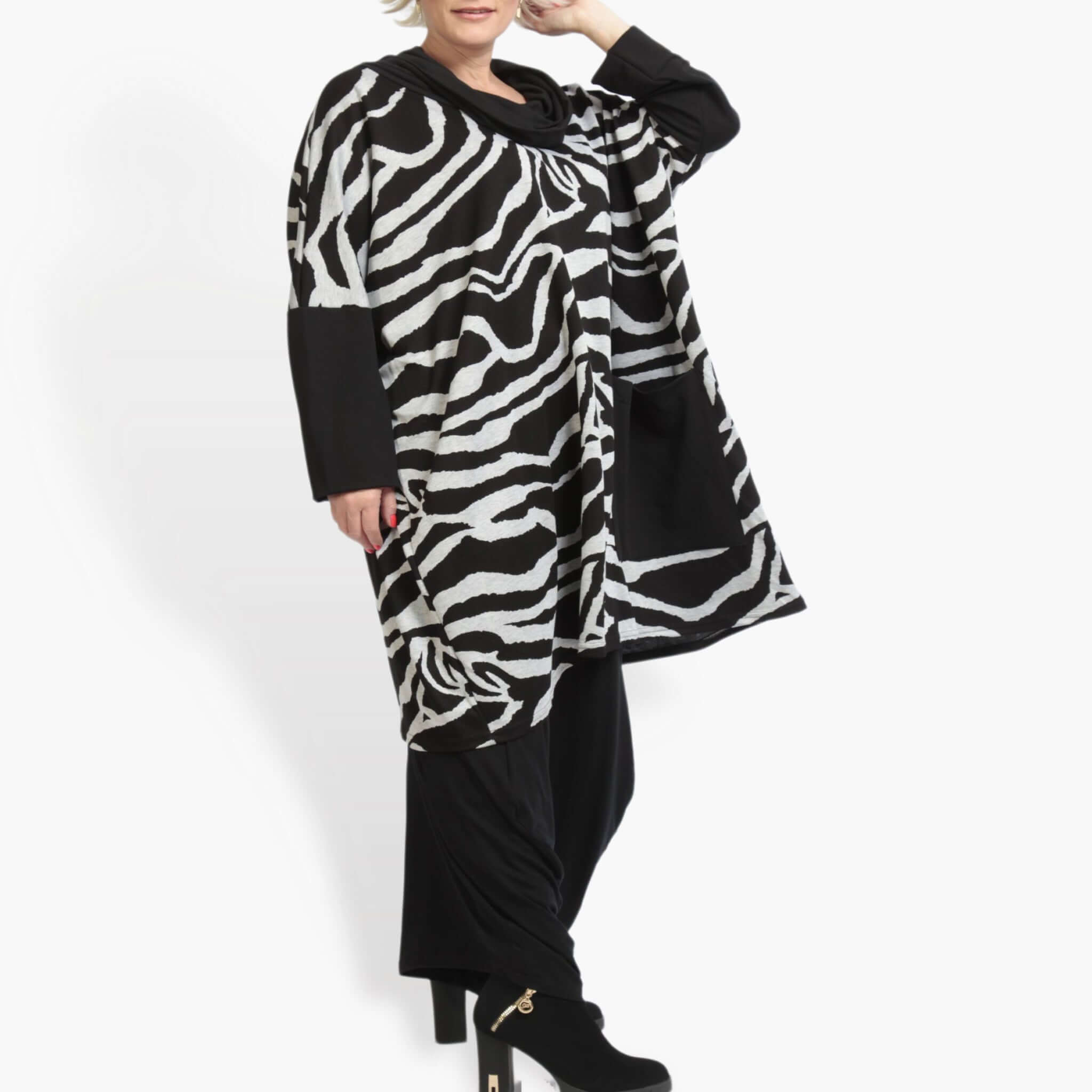  AKH Fashion Bigshirt in kastiger Form, aus Viskose, 0916.06807, Schwarz-Grau, Zebra, Schick