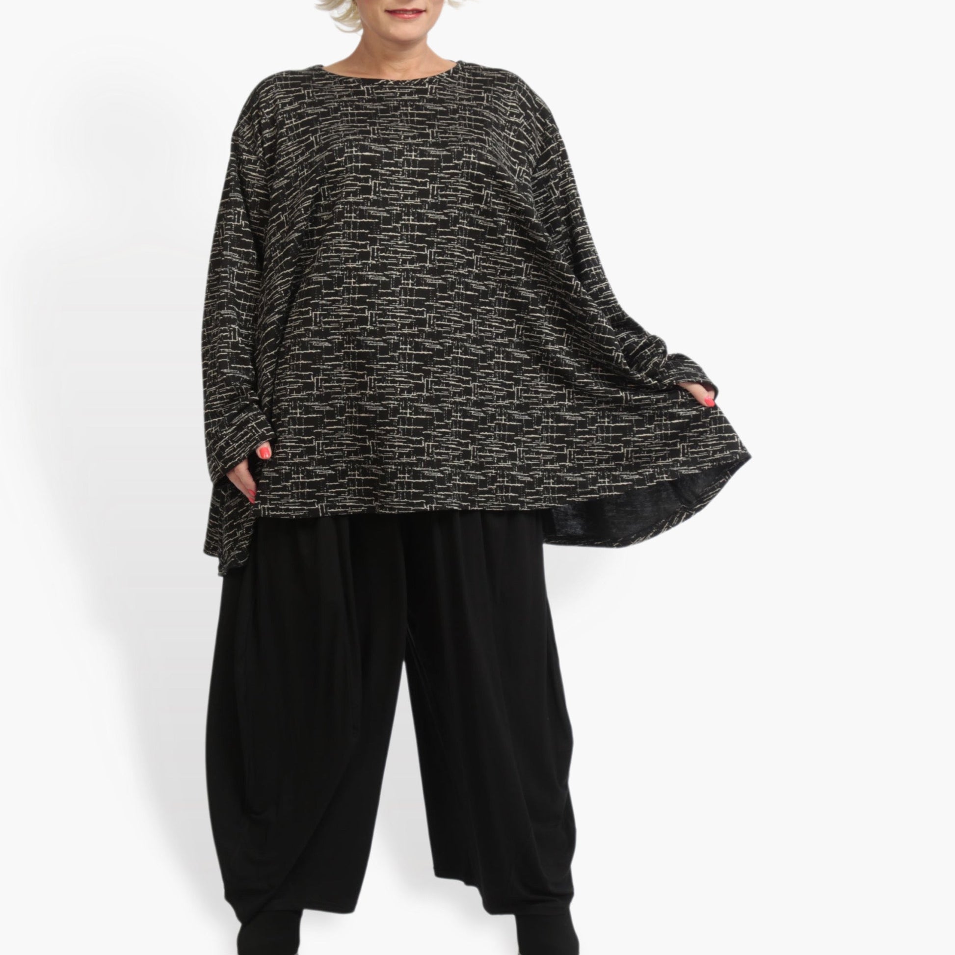  A-Form Bigshirt von AKH Fashion aus Materialmix, 0926.00593, Schwarz-Ekru, Grafik, Schick