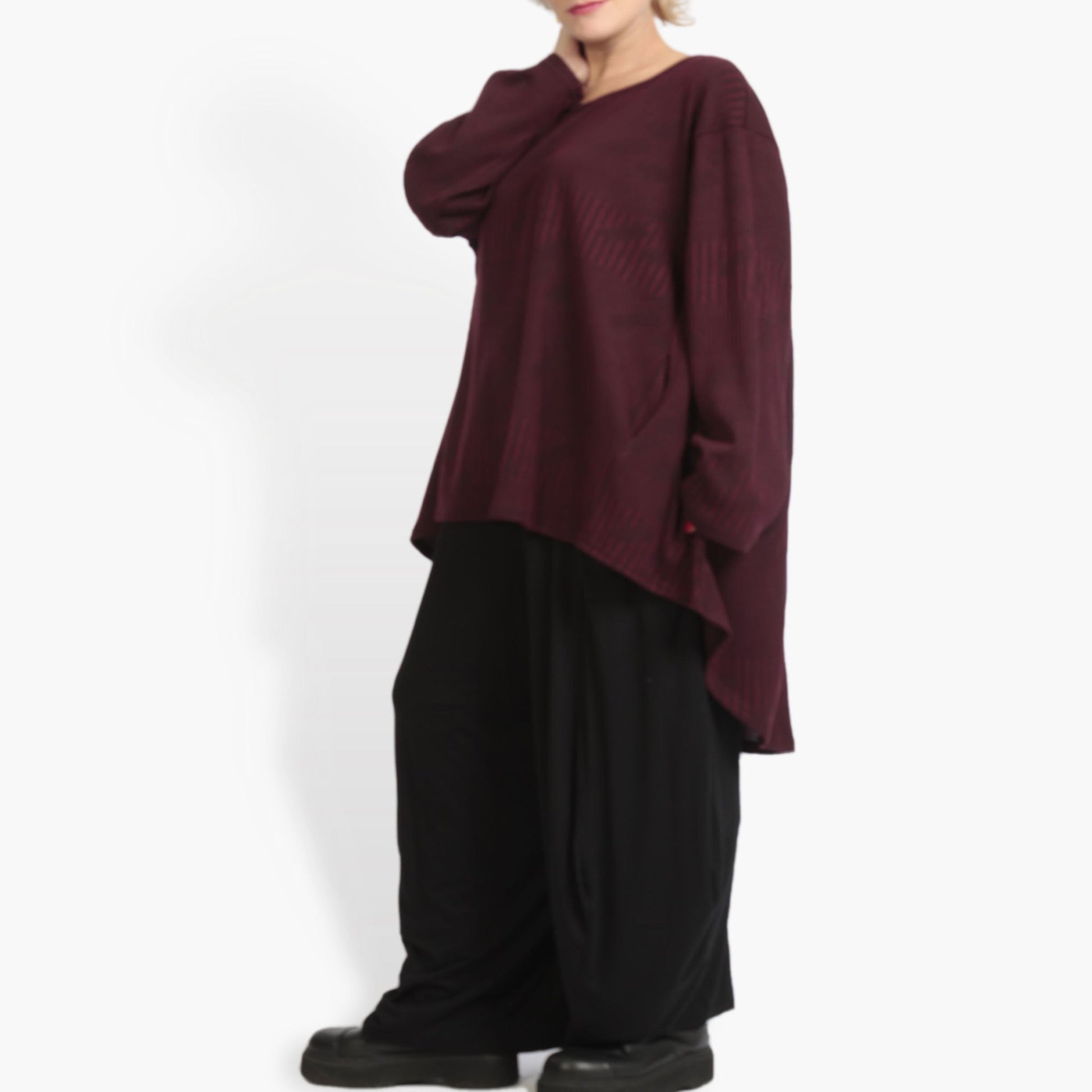  Oversize Damen Shirt in elegantem Weinrot mit lässigem Lagenlook für Plus Size Trendsetterinnen