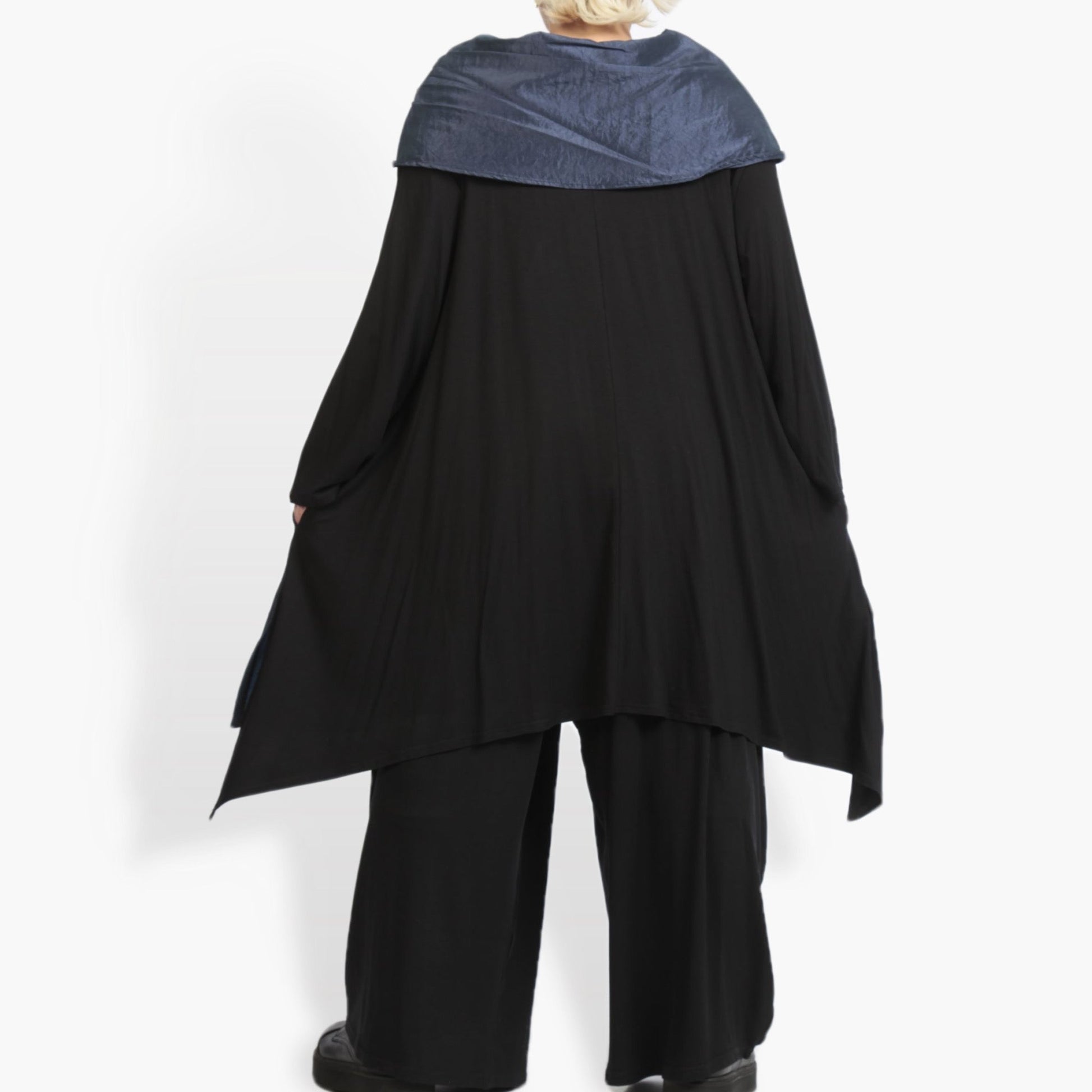  Oversized Shirt in elegantem Schwarz-Blau für Plus Size, perfekt für lässigen Herbst-Lagenlook