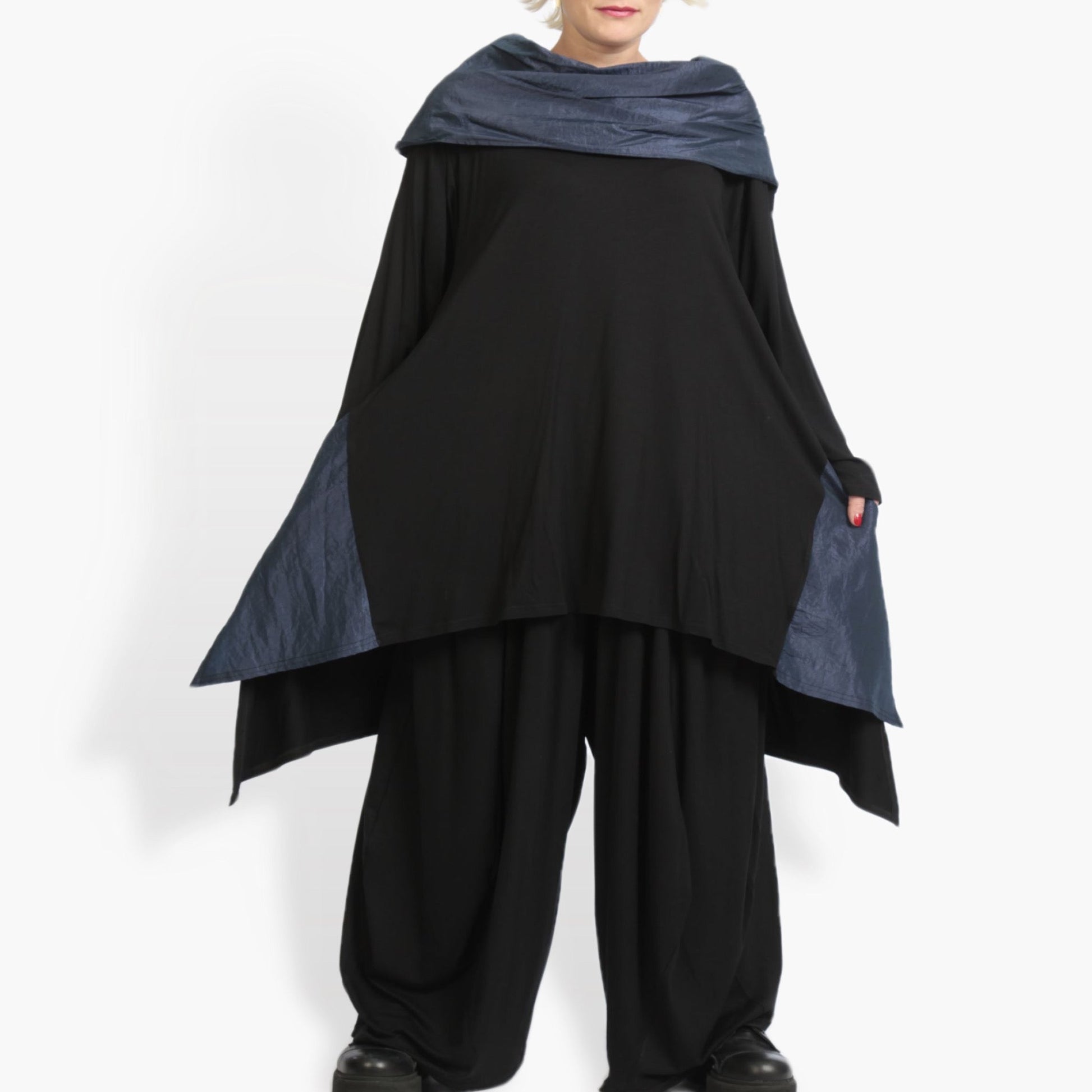  Oversized Shirt in elegantem Schwarz-Blau für Plus Size, perfekt für lässigen Herbst-Lagenlook