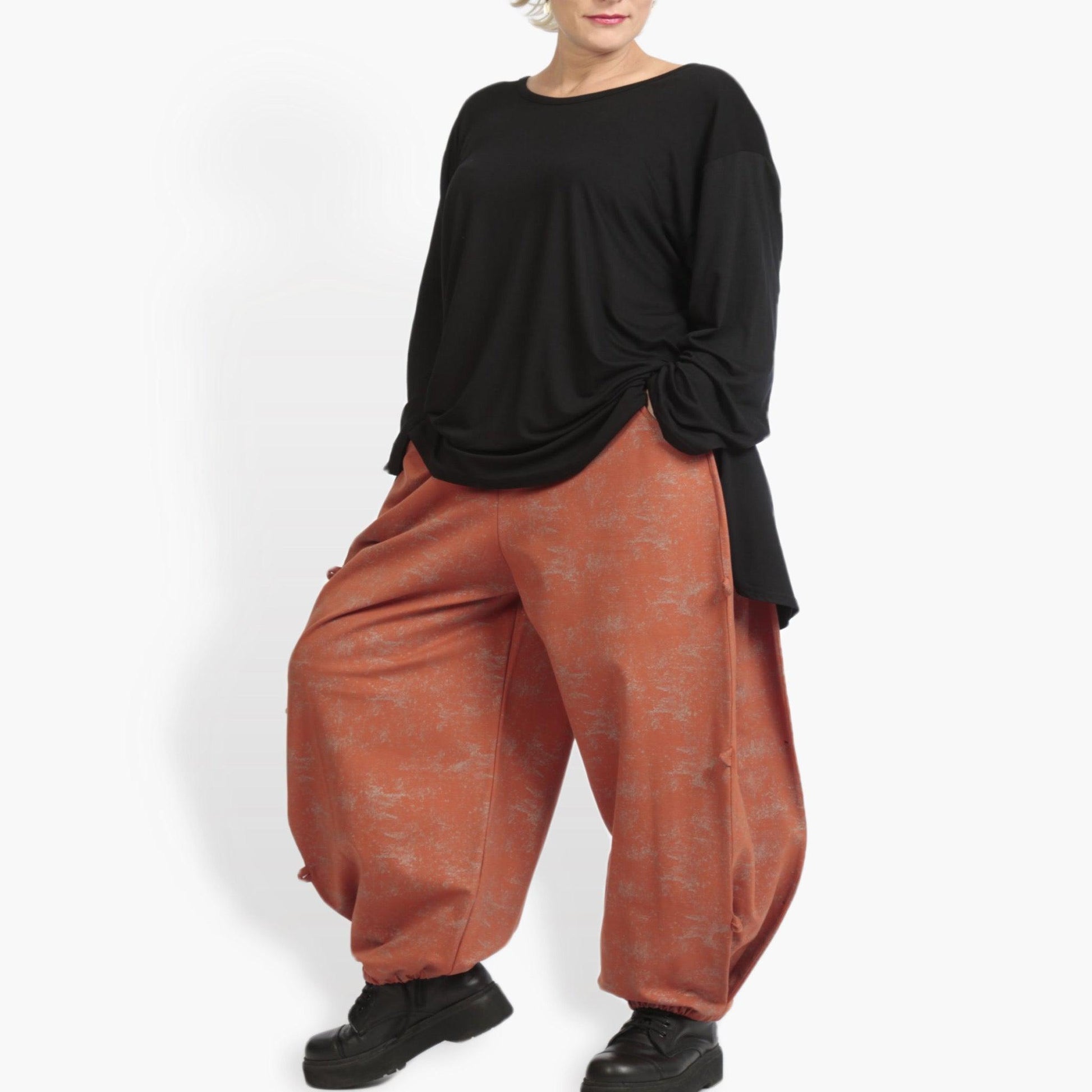  Vielseitige Plus Size Hose im eleganten Terracotta mit elastischem Bund für lässige Looks