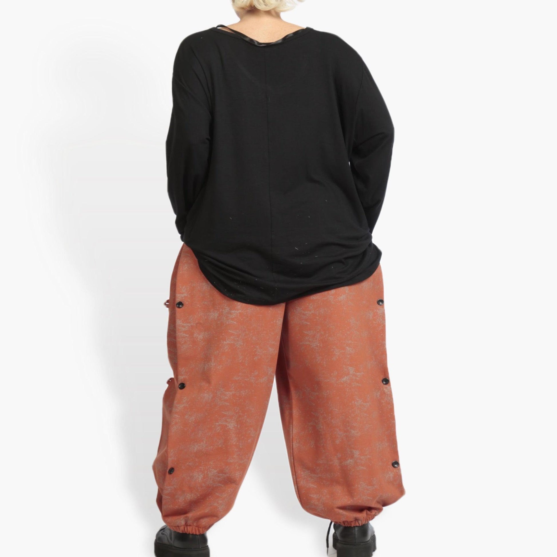  Vielseitige Plus Size Hose im eleganten Terracotta mit elastischem Bund für lässige Looks